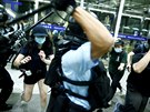 Na letiti v Hongkongu protestovali protivládní demonstranti pt dní v kuse...