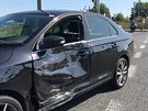 V Prosecké ulici se srazila motorka policie s osobním autem. (15.8.2019)