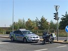 V Prosecké ulici se srazila motorka policie s osobním autem. (15.8.2019)