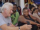 Richard Gere navštívil humanitární loď španělské nevládní organizace Proactiva...