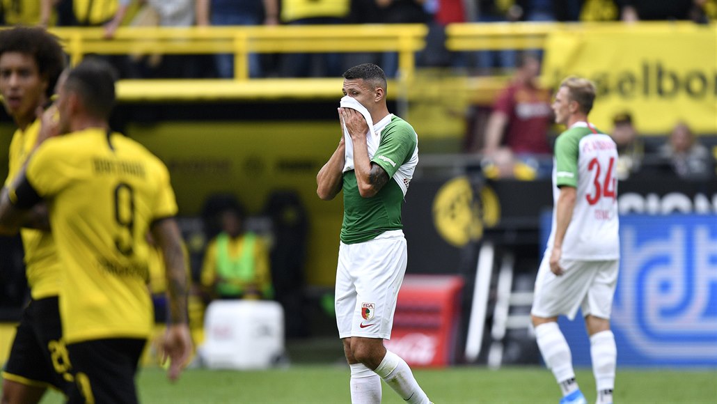 Suchý v Augsburgu trénuje ve skupině, převléká a sprchuje se doma