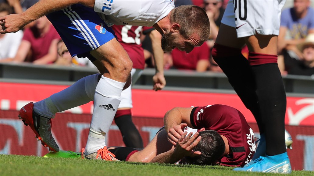 Chyby sudího na Spartě, Baník měl dohrávat bez dvou vyloučených