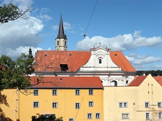 Jednu z nejvýznamnějších chebských památek, barokní kostel sv. Kláry, čeká...
