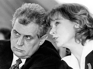 Mezi Petrou Buzkovou a Milošem Zemanem to jiskřilo. Místopředsedkyně ČSSD...