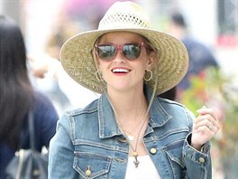 Hereka Reese Witherspoon má pvabu na rozdávání a daí se jí i v mód. Její...