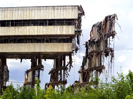 Demolice Hotelu Praha z ulice Na Vininích horách (13. kvtna 2014)