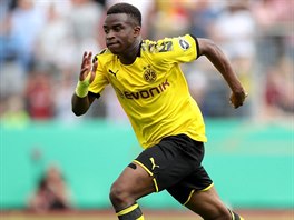 Youssoufa Moukoko, vychzejc hvzda Borussie Dortmund. Ve trncti letech...