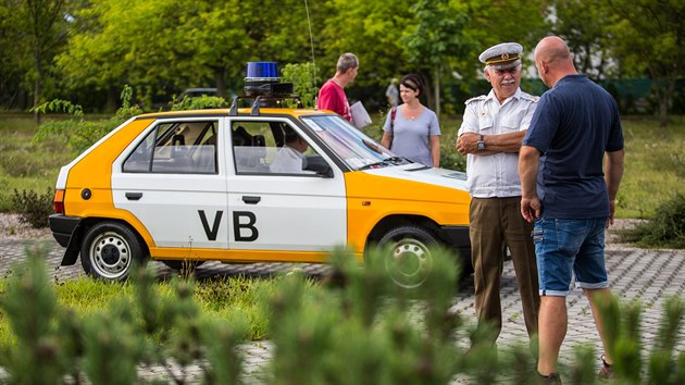 Retro jzda aut a motorek z let 194889 nazvan V em jsme jezdili za socialismu startovala v plzeskm kodalandu (10. srpna 2019).