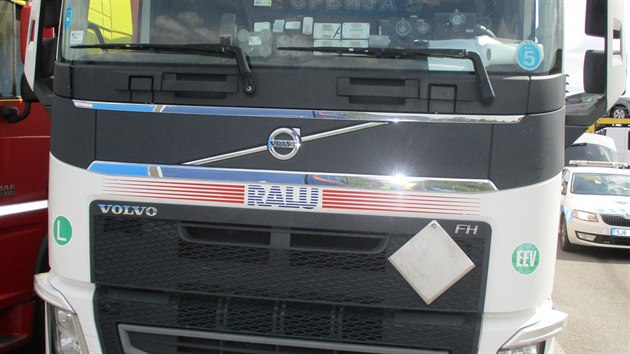 Kontrolovan kamion ml srbskou registran znaku.