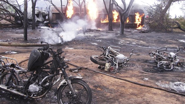 Pi vbuchu cisterny s benzinem v Tanzanii zahynulo nejmn 57 lid. (10. srpna 2019)