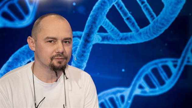 Petr Svoboda z Ústavu molekulární genetiky AV ČR v diskusním pořadu Rozstřel. (19. srpna 2019)
