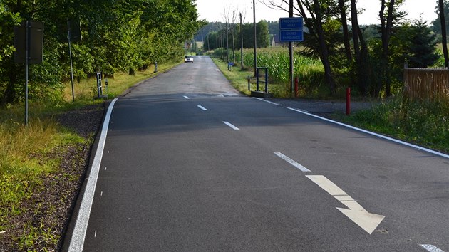 Velký rozdíl v kvalitě silnic je patrný na silnici II/298 mezi Býští a Třebechovicemi pod Orebem.