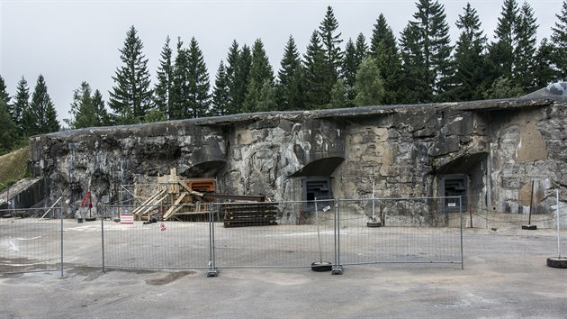 Stlnu musej ti tdny podprat, ne beton vytvrdne. (pevnost Hanika)