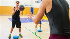 Dominik Heinzl bhem letní pípravy basketbalist Hradce Králové