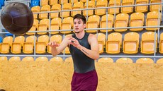 David Pekárek bhem letní pípravy basketbalist Hradce Králové