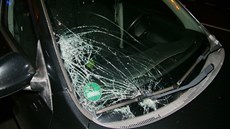 Osobní v�z srazil na p�echodu ve Veselí chodce. Ten na míst� zem�el.