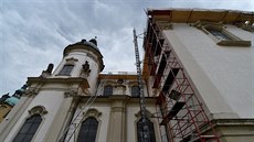 V p�edchozí etap� byly v exteriéru obnoveny fasády s bohatou socha�skou...