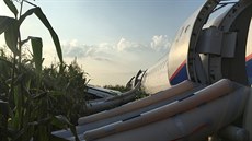 Letadlo Airbus A321 po pistání v poli u Moskvy vysunulo nouzové nafukovací...