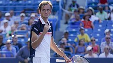 Ruský tenista Daniil Medvedv se raduje ve finále turnaje v Cincinnati.