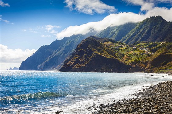 Madeira se zrodila tak, e ped miliony let vystoupil nad hladinu oceánu...