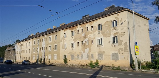 Tento domovní blok na Muglinovské ulici ve Slezské Ostravě brzy přestane...