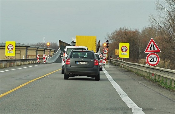 Mostní provizorium na hlavním tahu postaví i na objí��kách