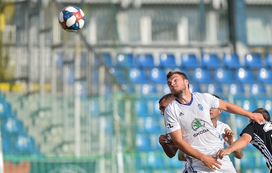 Nikolaj Komlienko z Mladé Boleslavi v utkání proti eským Budjovicím.