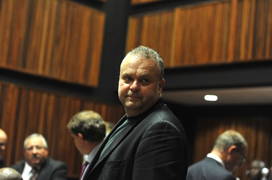 Uprchlý odsouzenec Radovan Krejí u soudu v Jihoafrické republice (2. 12. 2013)