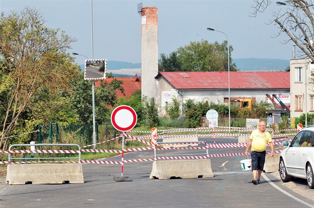 Silnice mezi karlovarskými tvrtmi Sedlec a Rosnice je neprjezdná, dvodem je...