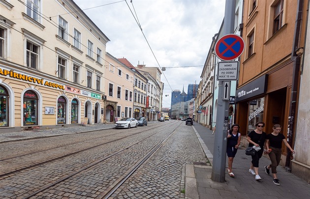 Frekventovaná ulice 8. kvtna v centru Olomouce. Ji roky potebuje pedevím...