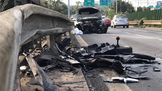 Při střetu dvou aut na Žďársku zemřela mladá řidička, další člověk byl zraněný