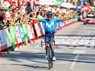 astný vítz Nairo Quintana v cíli druhé etapy Vuelty.