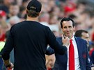 Trenér Arsenalu Unai Emery zdraví liverpoolského koue Jürgena Kloppa.