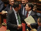 Italský premiér Giuseppe Conte (vpravo) ohlásil rezignaci po rozpadu vládní...