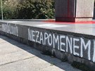 Pomnk Konva v Praze 6 opt terem vandalismu. (22. 8. 2019)