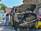 Odstaven autobus zcela shoel na autobusovm ndra v Polici nad Metuj (29....