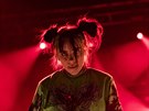 Billie Eilish se v sedmnácti letech podailo vyprodat O2 arenu. 