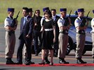 Japonský premiér inzó Abe s manelkou Akie Abe pi píletu na summit zemí G7 v...