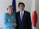 Nmecká kancléka Angela Merkelová a japonský premiér inzó Abe na summitu zemí...