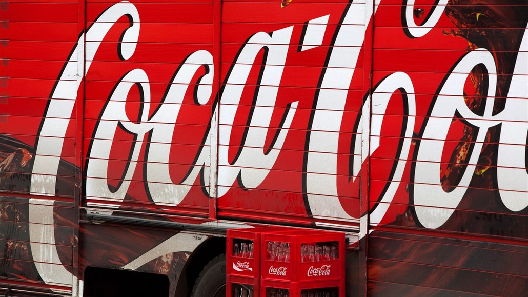 Ronaldo odsunul láhve Coca-Coly. A akcie společnosti se propadly