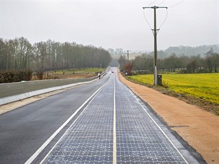 Solární silnice v západofrancouzském Tourouvre.