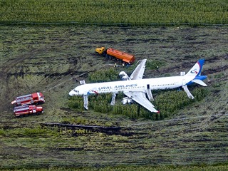 Let SV R178 společnosti Ural Airlines po úspěšném nouzovém přistání v...