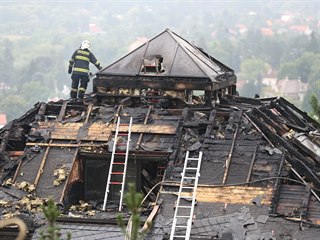 Vilu v Černošicích, kterou vlastnil miliardář Radovan Krejčíř, zasáhl požár....