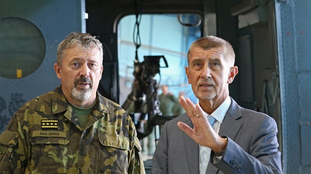 Vládní návštěvu ve čtvrtek provázel náměšťskou základnou náčelník generálního štábu Aleš Opata. Podle něj je u ruských vrtulníků problém i s dodávkami náhradních dílů. (22. srpna 2019)