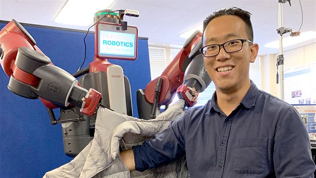 Osobn robot Baxter pomh oblct bundu studentovi londnsk Imperial College Fanu Zhangovi.