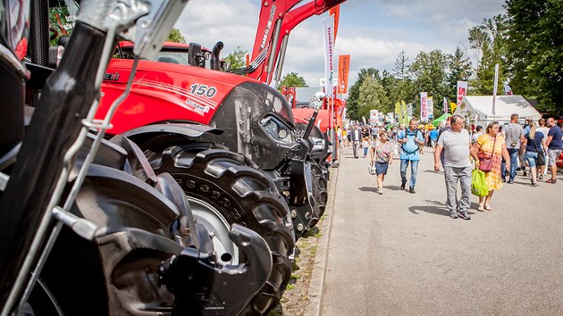 Agrosalon lk na traktory, kombajny a dal zemdlskou techniku.