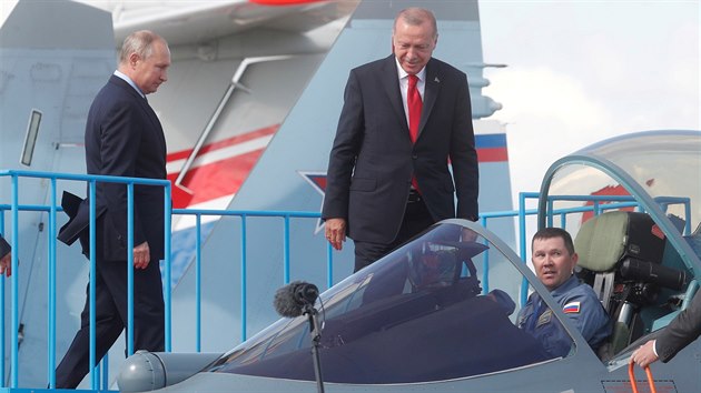 Tureck prezident Recep Tayyip Erdogan se v Moskv seel s ruskm prezidentem Vladimirem Putinem. (27. srpna 2019)