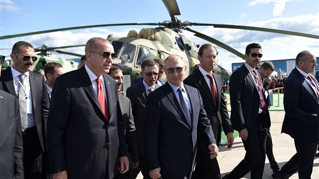 Tureck prezident Recep Tayyip Erdogan se v Moskv seel s ruskm prezidentem Vladimirem Putinem. (27. srpna 2019)