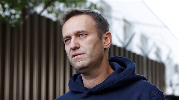 Ruský opoziční vůdce Alexej Navalnyj opustil po 30 dnech vězení, kam byl odsouzen za výzvy k účasti na nepovolené demonstraci proti vyloučení opozice z voleb do zastupitelstva Moskvy. (23. srpna 2019)