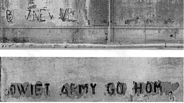 Protiokupační hesla na zdi haly u ústecké Spolchemie: česky Brežněv vrah, anglicky Sovětská armádo, jdi domů a rusky Jděte domů, toto je naše věc.
